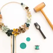 Atelier couronne en cuir à Montjean-sur-Loire