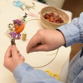 Atelier couronne murale en fleurs s&eacute;ch&eacute;es &agrave; Laval (53)