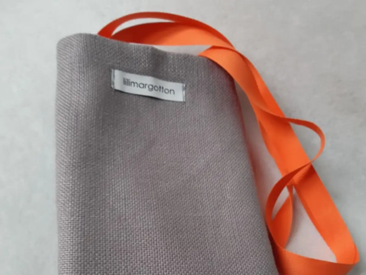 Atelier couture d'un sac en lin à Suresnes (92)