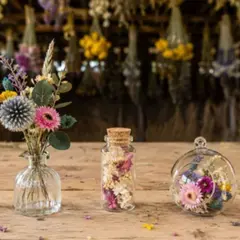 Atelier créatif autour des fleurs séchées à Montegut (32)