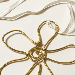 Atelier créatif - Bijoux en fil d'aluminium