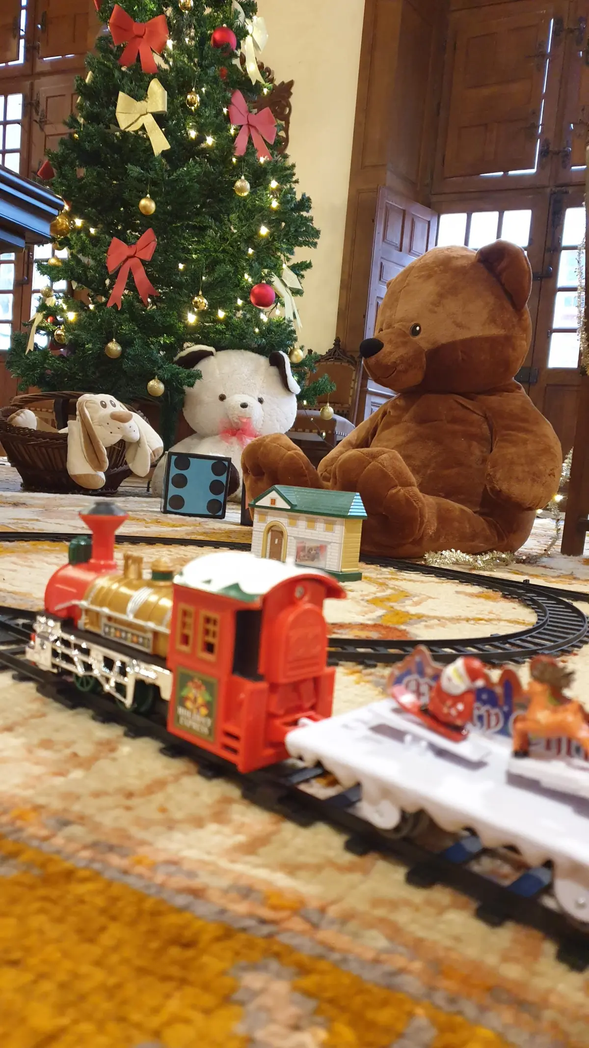 Atelier créatif famille : création d’une carte de vœux au château de Duras