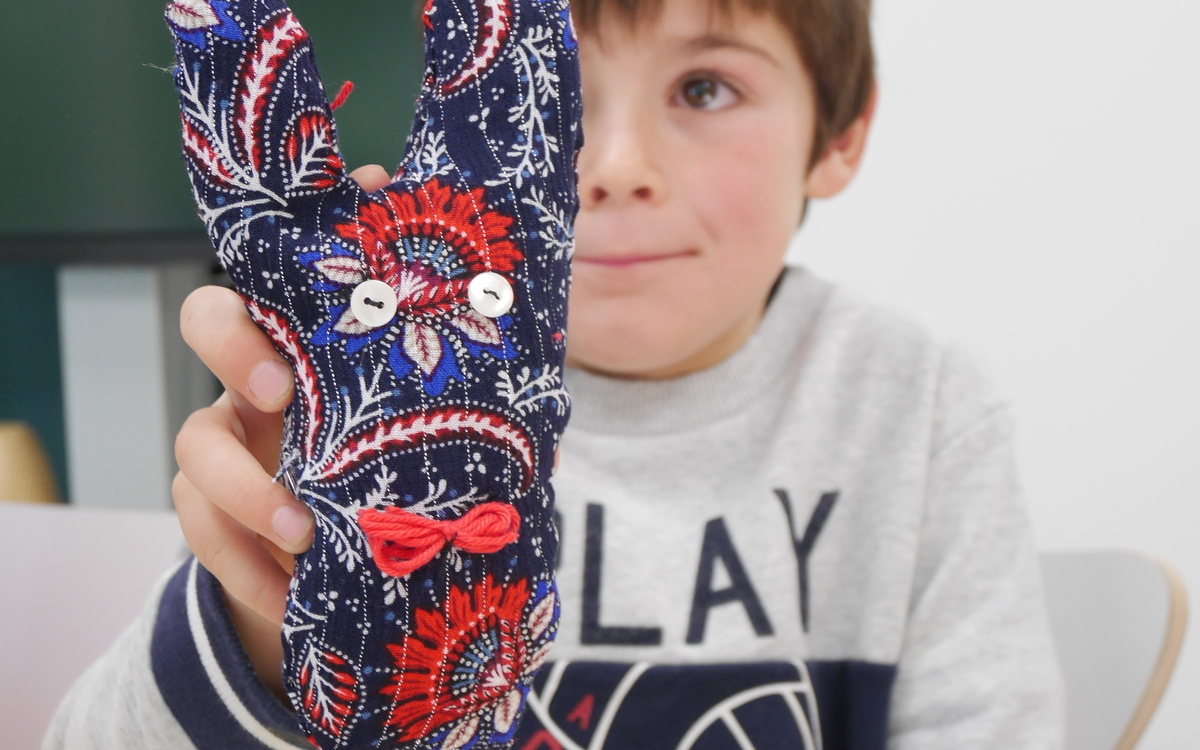 Atelier créatif textile Redonner vie à un doudou avec l'association le Lab Mobile