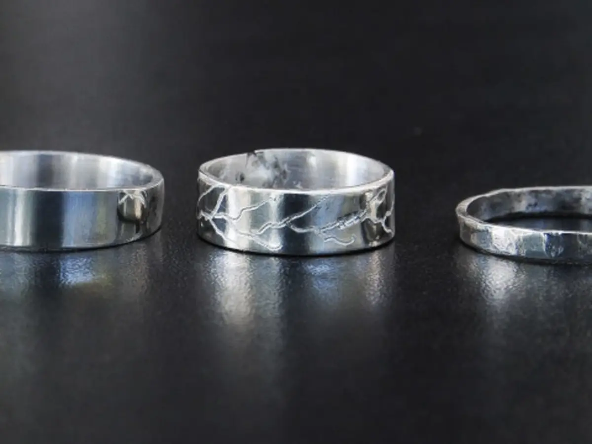 Atelier création d'alliances en argent 925 à l'Île d'Oléron (17)