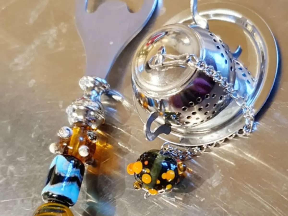 Atelier création d'objets d'art de la table en verre filé (69)