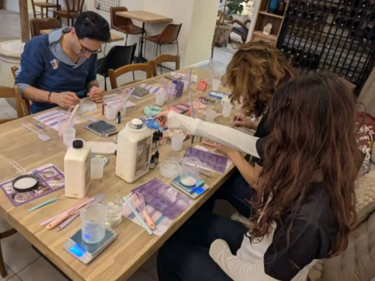 Atelier création d'objets en résine jesmonite à Nice (06)