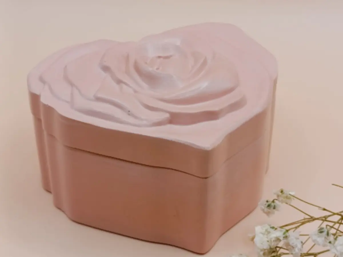 Atelier création d'objets en résine minérale (06)