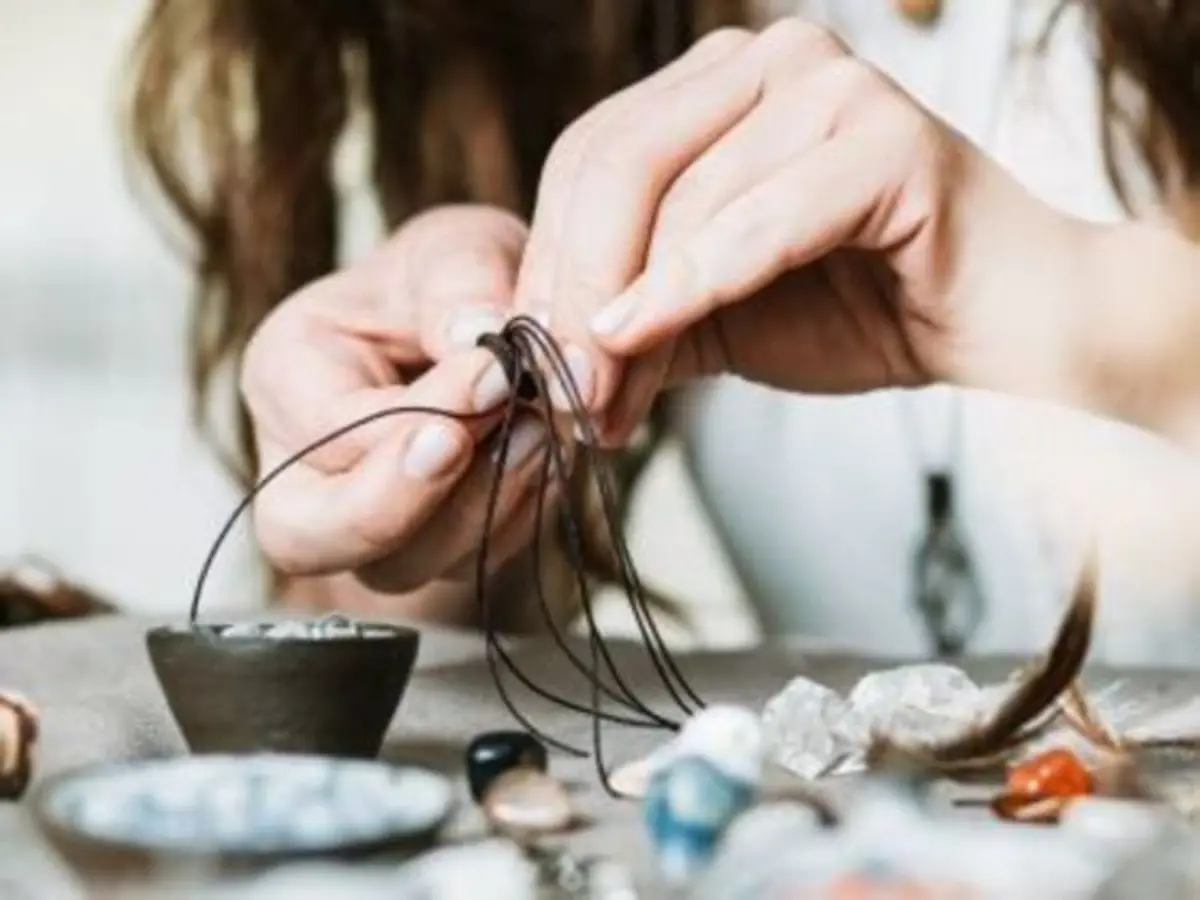 Atelier création d'un bijou en verre filé à Paris 14ème
