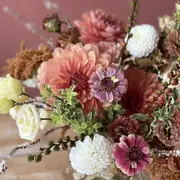 Atelier création d’un bouquet de fleurs de saison à Mouvaux (59)