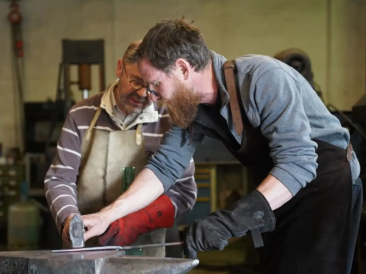 Atelier création d'un couteau brut de forge à Perruel (27)
