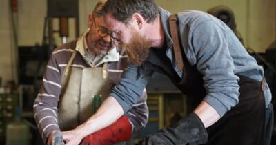 Atelier cr&eacute;ation d'un couteau brut de forge &agrave; Perruel (27)