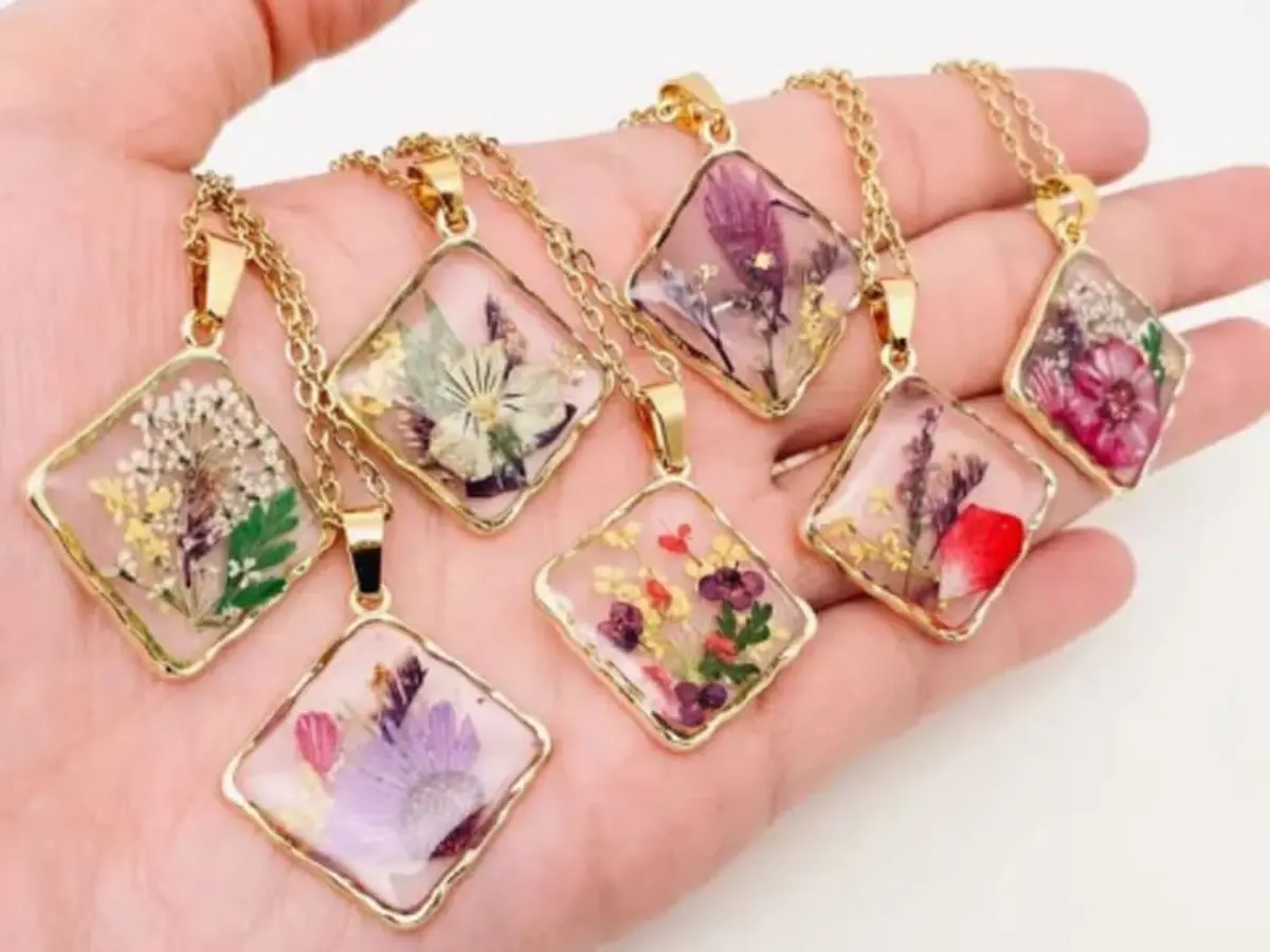 Atelier création d'un duo de bijoux en résine à Paris 2ème