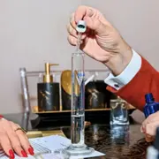 Atelier création d'un parfum prestige en duo à Paris 4ème
