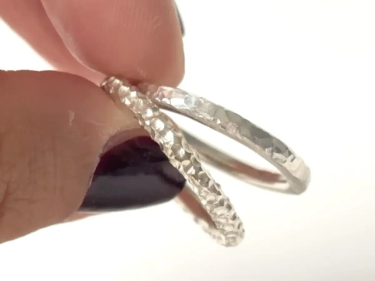 Atelier création d'une bague texturée en argent massif à Lyon