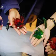 Atelier création d'une broche en plumes à Paris 5ème