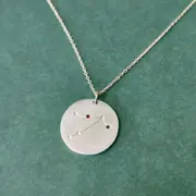 Atelier création d'une médaille du zodiaque en argent à Paris