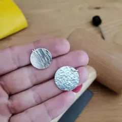 Atelier création d'une médaille en argent à Martignas-sur-Jalle