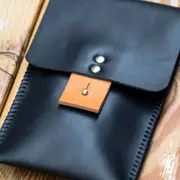 Atelier création d'une pochette en cuir à Montjean-sur-Loire