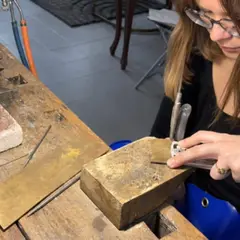 Atelier création de bijoux en argent ou laiton à Metz (57)