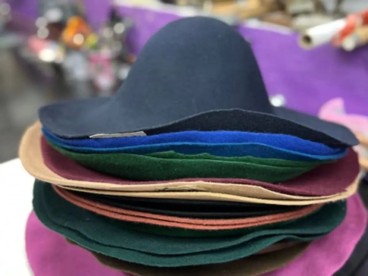 Atelier création de chapeau à Gorbio (06)