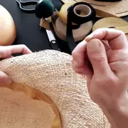 Atelier création de chapeau avec une créatrice mode à Paris 9e