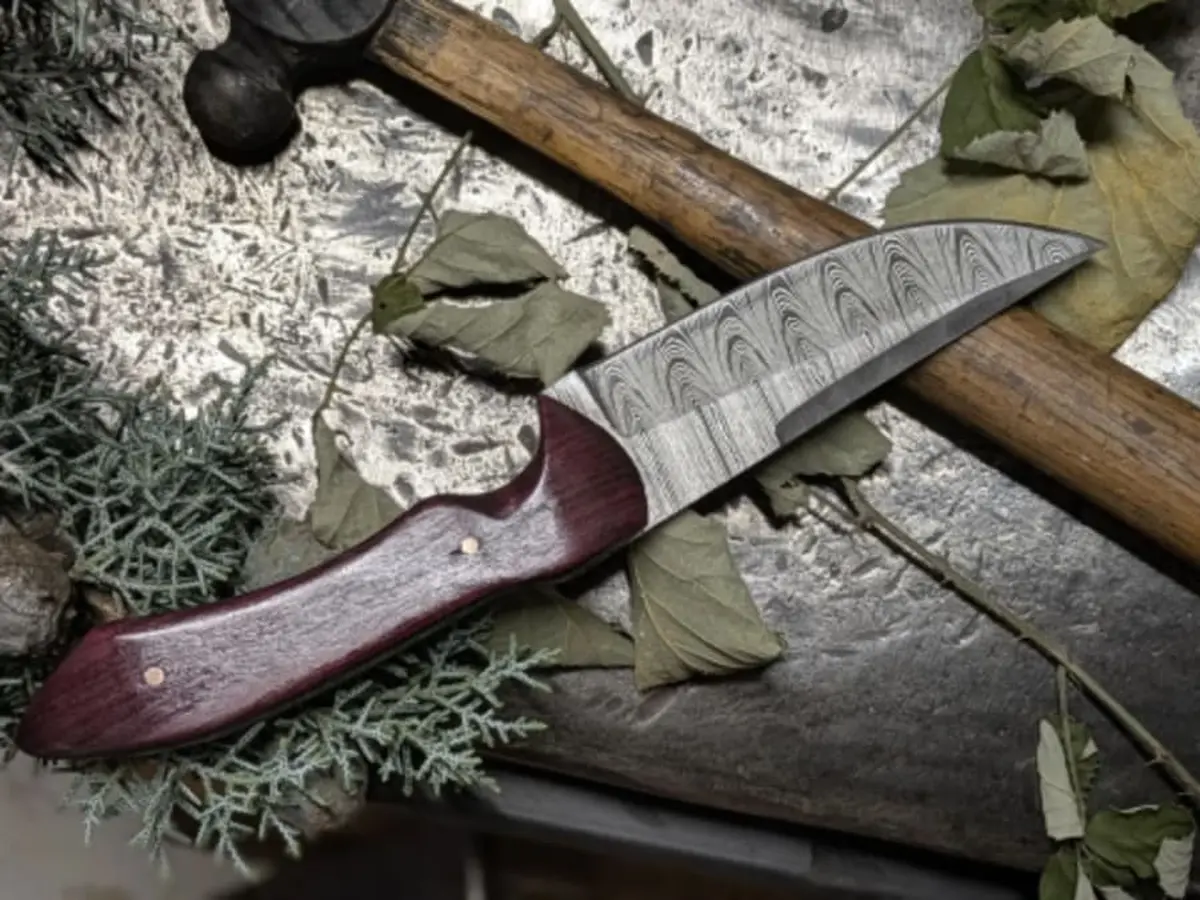 Atelier création de couteau en acier Damas à Vaugneray (69)