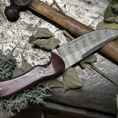 Atelier création de couteau en acier Damas à Vaugneray (69)