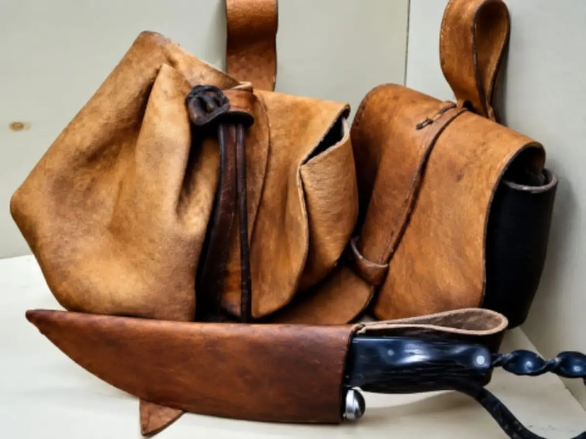 Atelier création de couteau médiéval à Tuffé Val de la Chéronne (72)