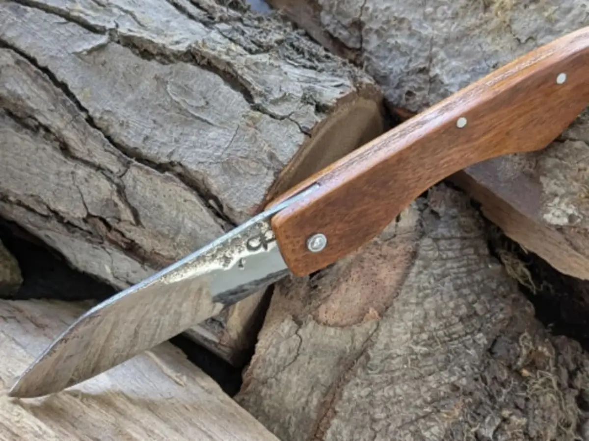 Atelier création de couteau pliant sur une journée à Valcivières