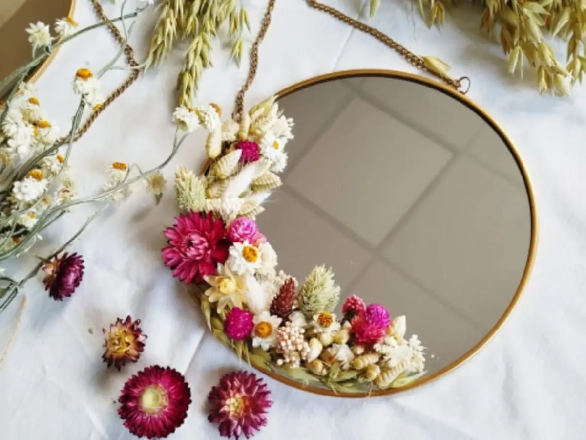 Atelier création de miroir en fleurs séchées à Clères (76)