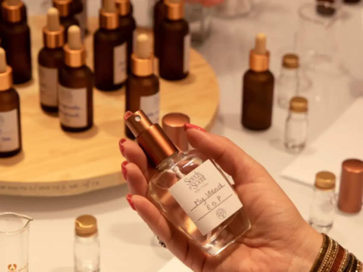 Atelier création de parfum et apéro à Paris 4ème