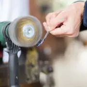 Atelier création de porte-clés forgés à Valcivières (63)