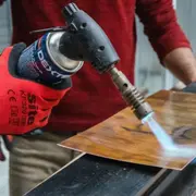 Atelier création lampe en cuivre à Saint-Jean-d'Illac (33)