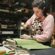 Atelier création sac cabas Axelle en cuir à Montjean-sur-Loire