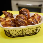 Atelier croissants et pains au chocolat bicolores à Paris 11ème