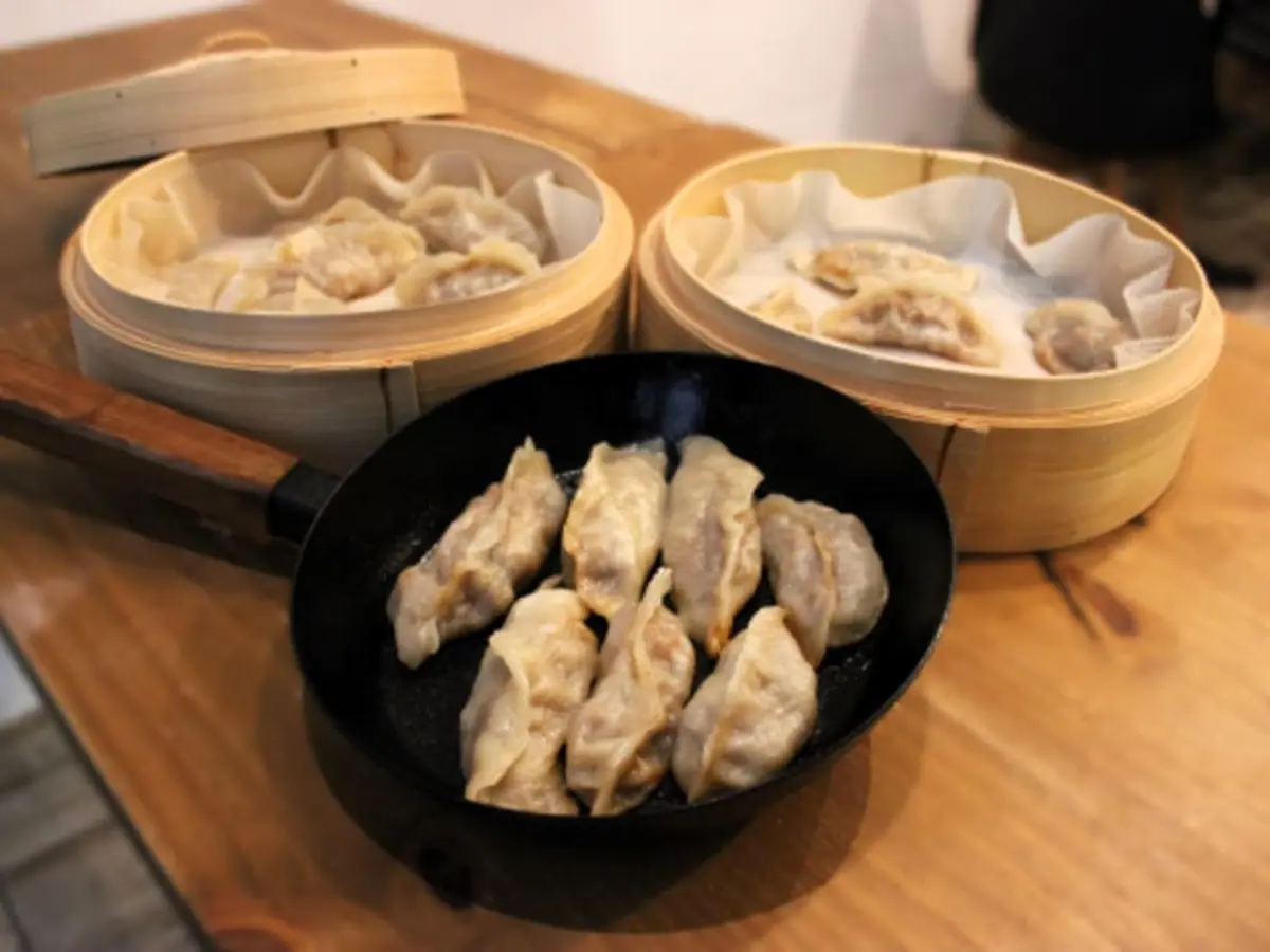 Atelier cuisine fabrication de raviolis et gyozas &agrave; Lyon