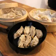 Atelier cuisine fabrication de raviolis et gyozas à Lyon