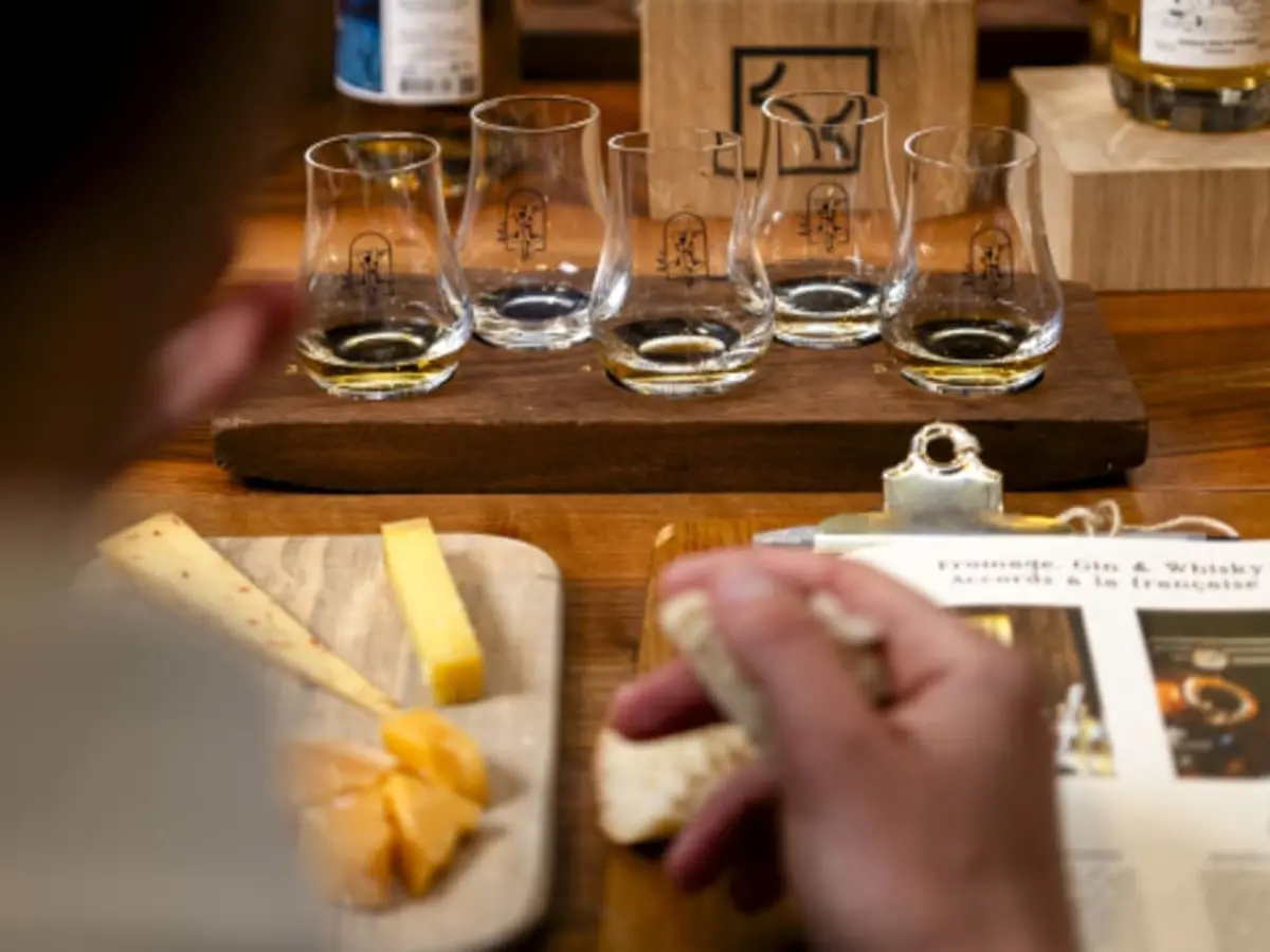 Atelier d’accords : gin, whisky et fromage à Paris 1er