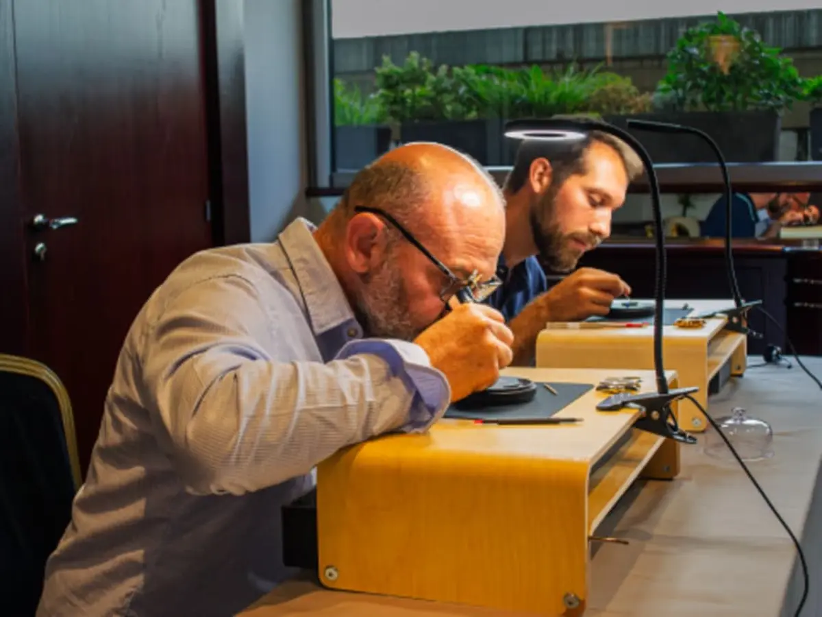 Atelier d'assemblage de montre à Paris 12ème