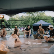 Atelier d'écriture dans le kiosque du parc Montsouris