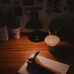Atelier d’écriture : Les sens #5 Le toucher : À fleur de mots