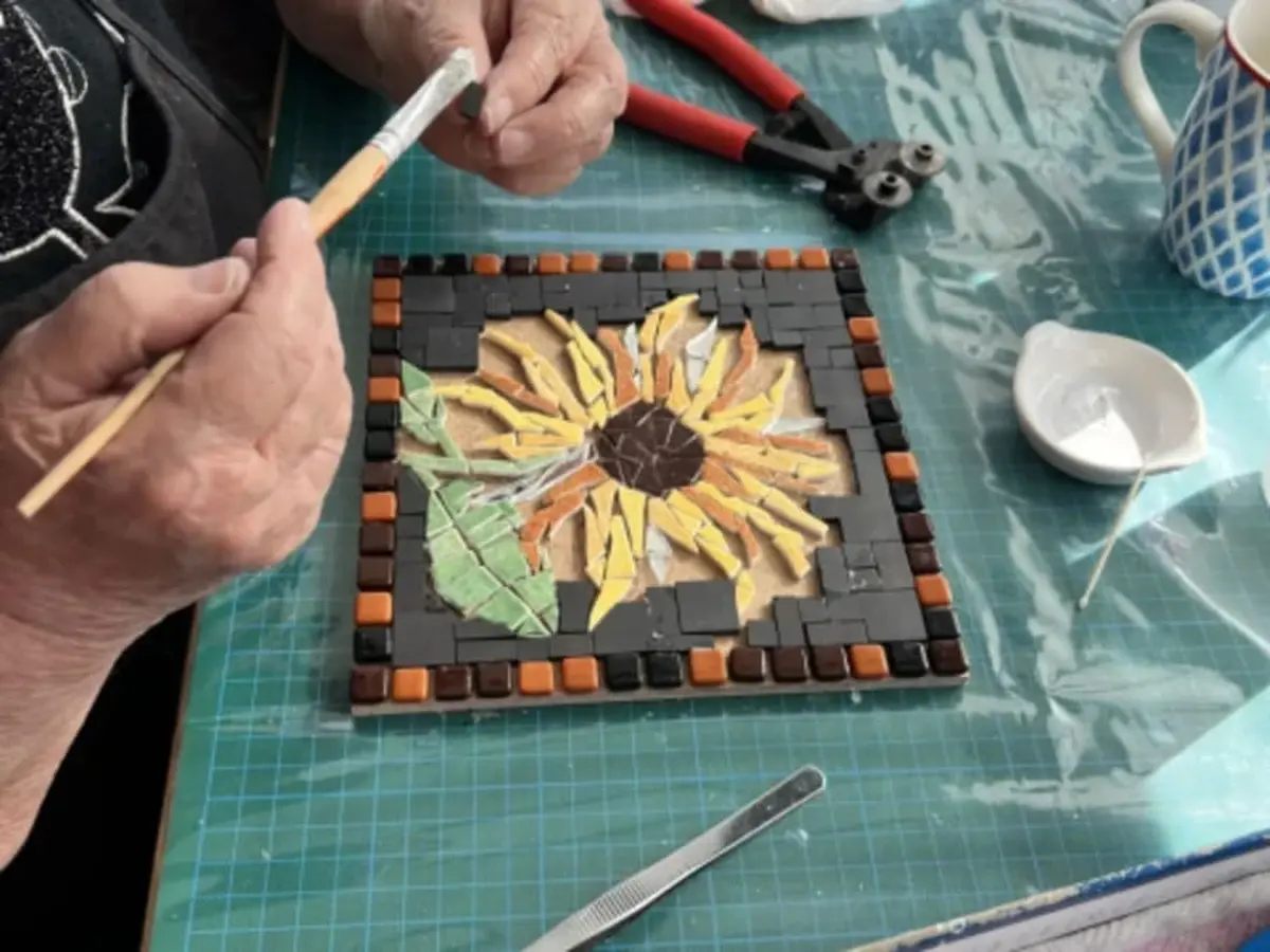 Atelier d'initiation à la mosaïque à Dolus d'Oléron (17)