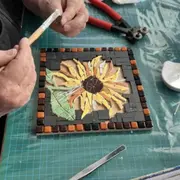 Atelier d'initiation à la mosaïque à Dolus d'Oléron (17)