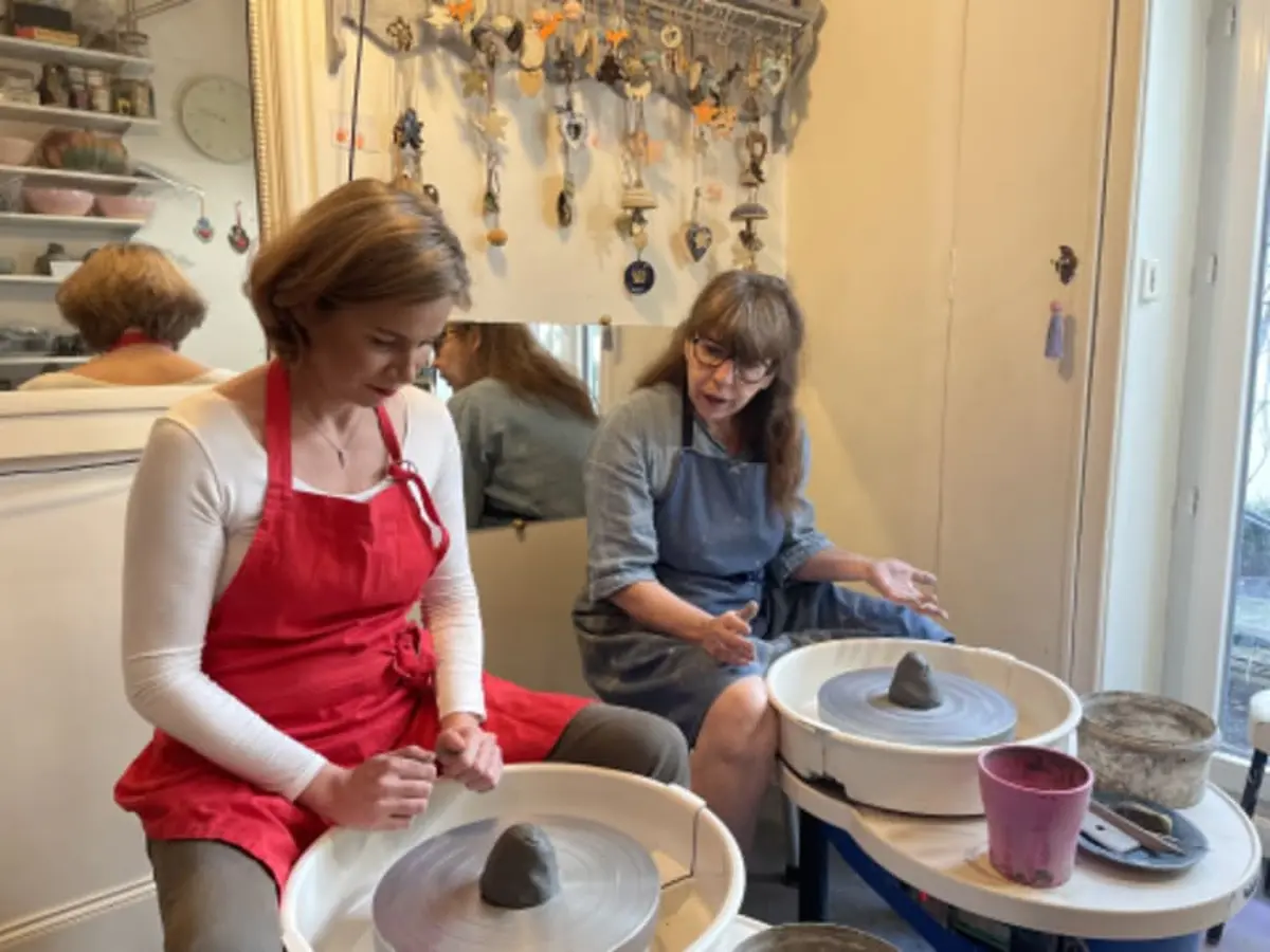 Atelier d'initiation au tour de potier à Paris 9ème