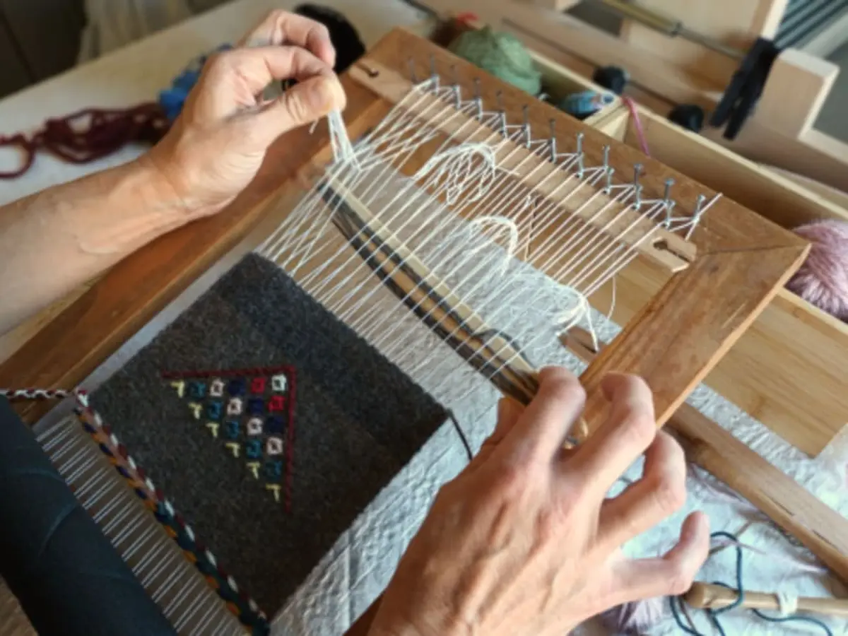 Atelier d'initiation aux techniques de tapisserie à Paris 20ème