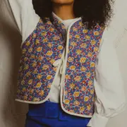 Atelier de couture d'un gilet sans manches à Bordeaux (33)