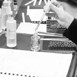 Atelier de création de parfum sur mesure avec Touches de Parfum