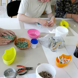 Atelier de création enfant 11/13 ans - Papier mâché