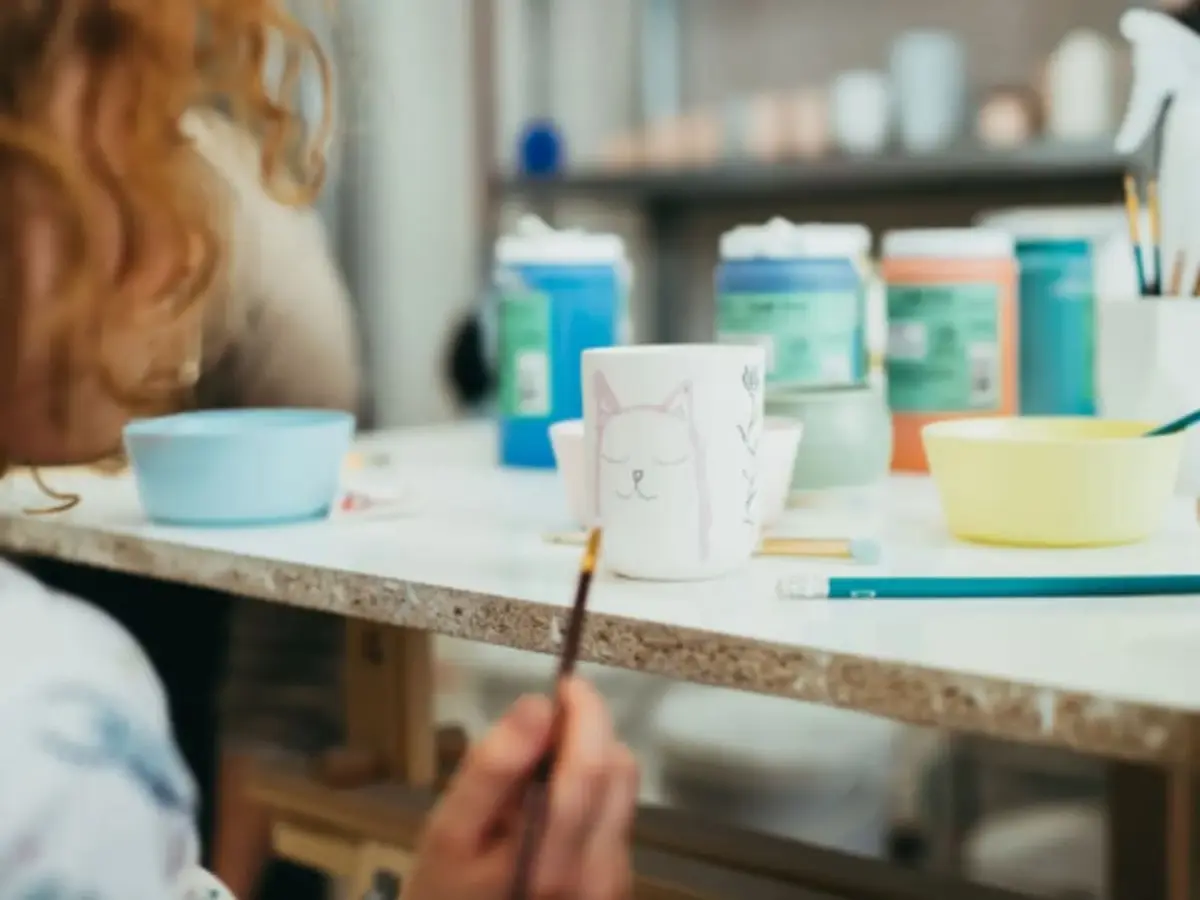 Atelier de décor sur porcelaine à Caluire-et-Cuire