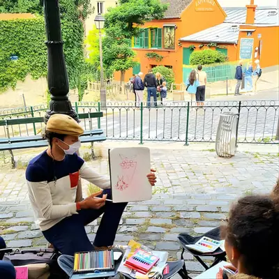 Atelier de dessin / carnet créatif lors d'une promenade insolite à Montmartre